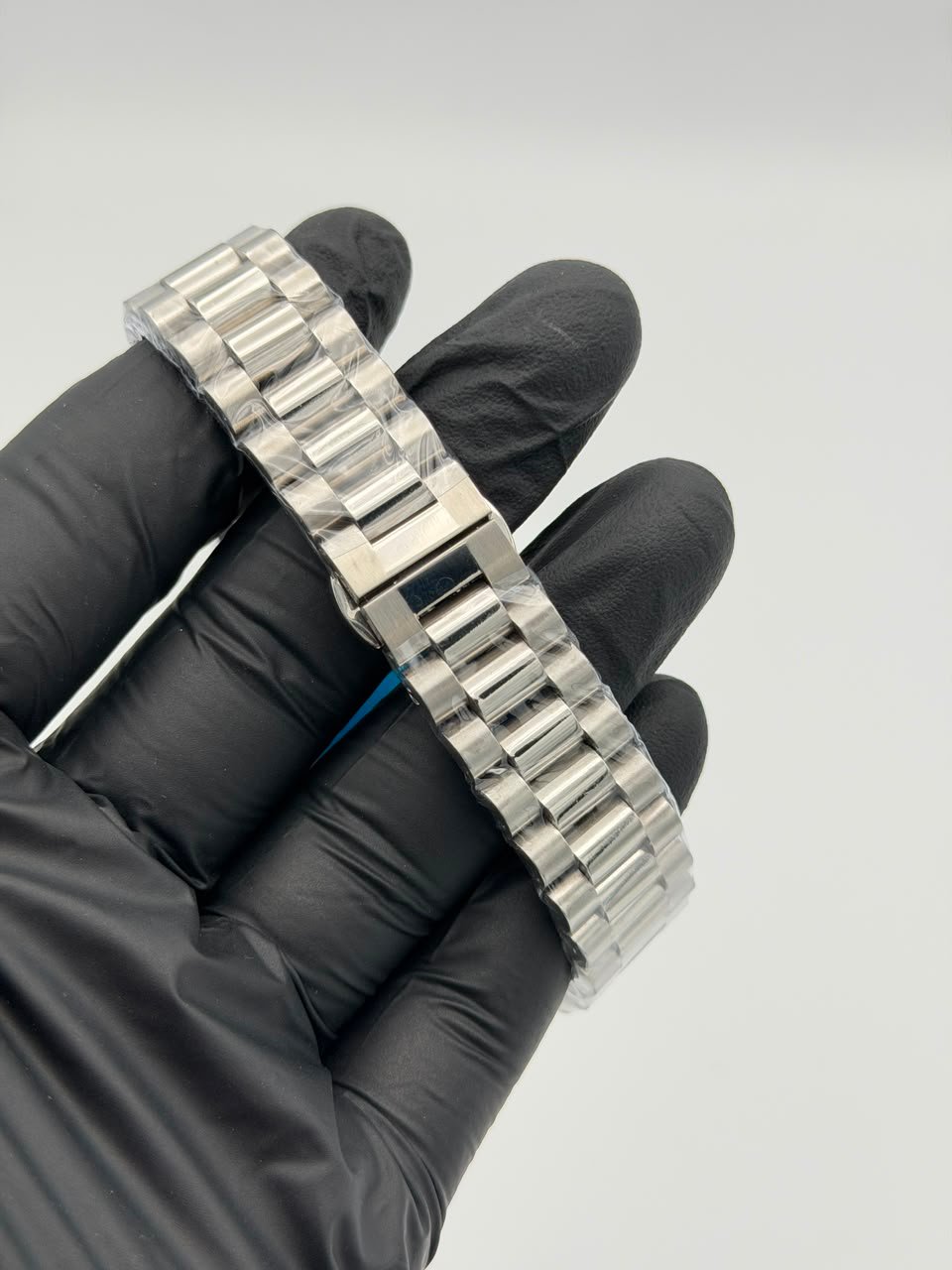Aqua Blue Dial Silver Watch – Roman Numerals & Jubilee Bracelet - Image 2