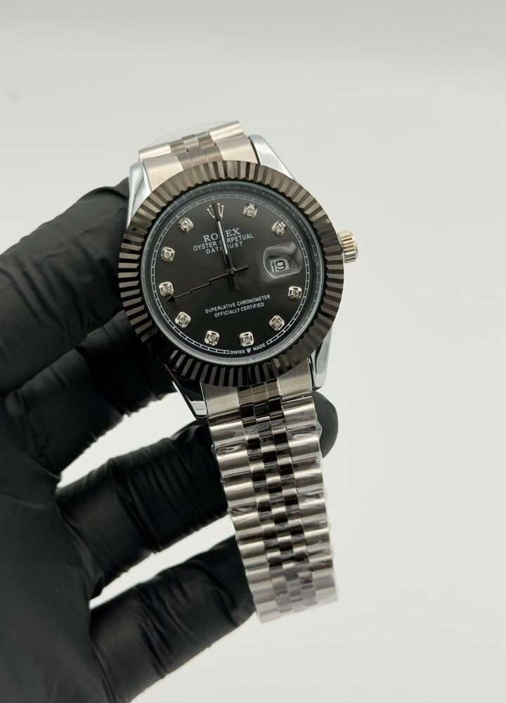 Black Dial Silver-Tone Fluted Bezel Quartz Watch