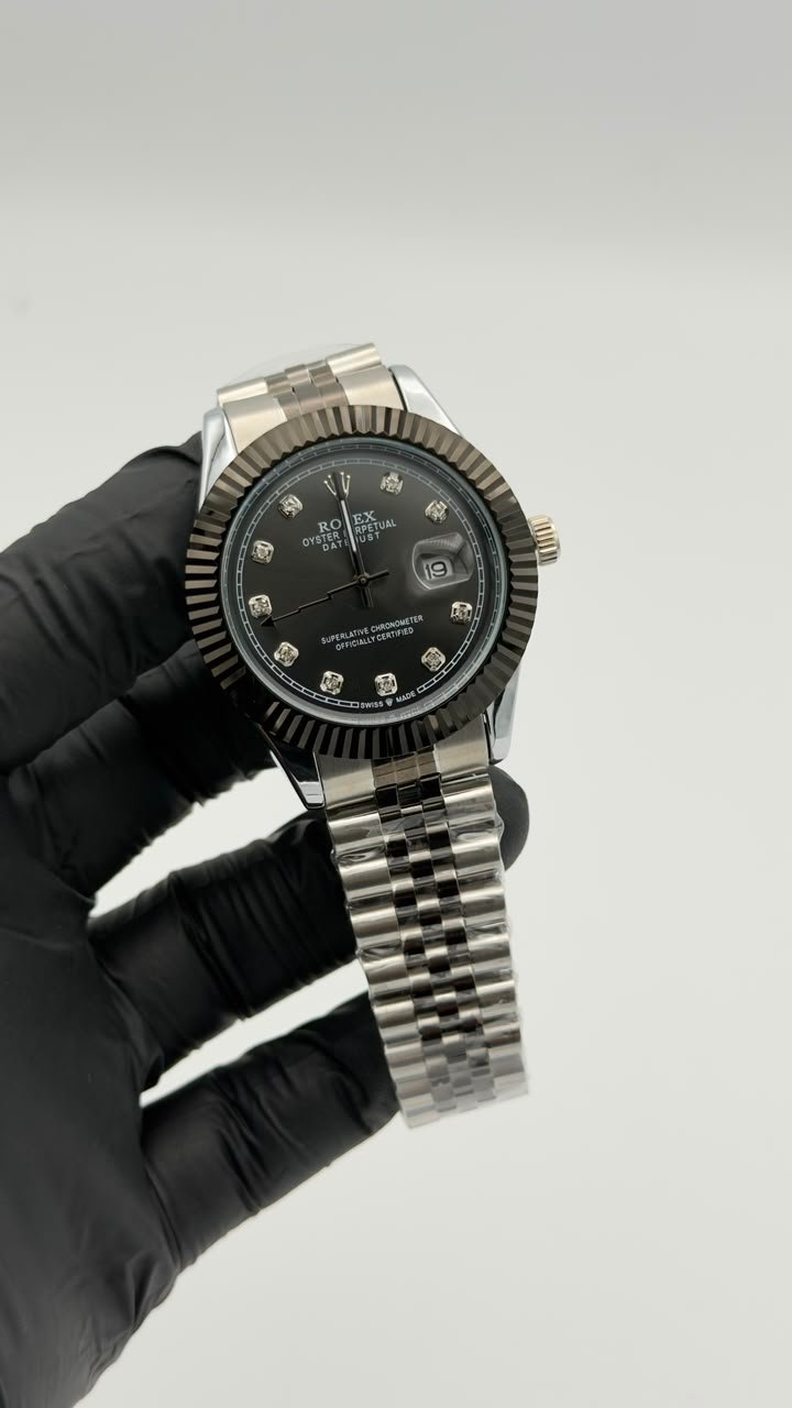 Black Dial Silver-Tone Fluted Bezel Quartz Watch