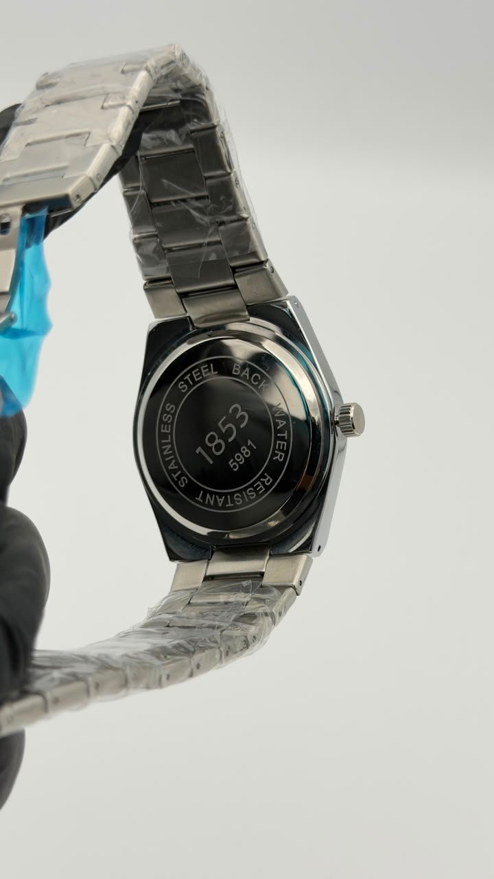 Black Dial Integrated Bracelet Quartz Watch - Image 5