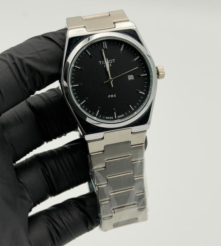Black Dial Integrated Bracelet Quartz Watch