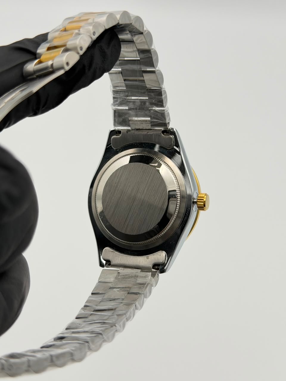 Black Gradient Dial Two-Tone Watch – Gold & Silver Bracelet - Image 4