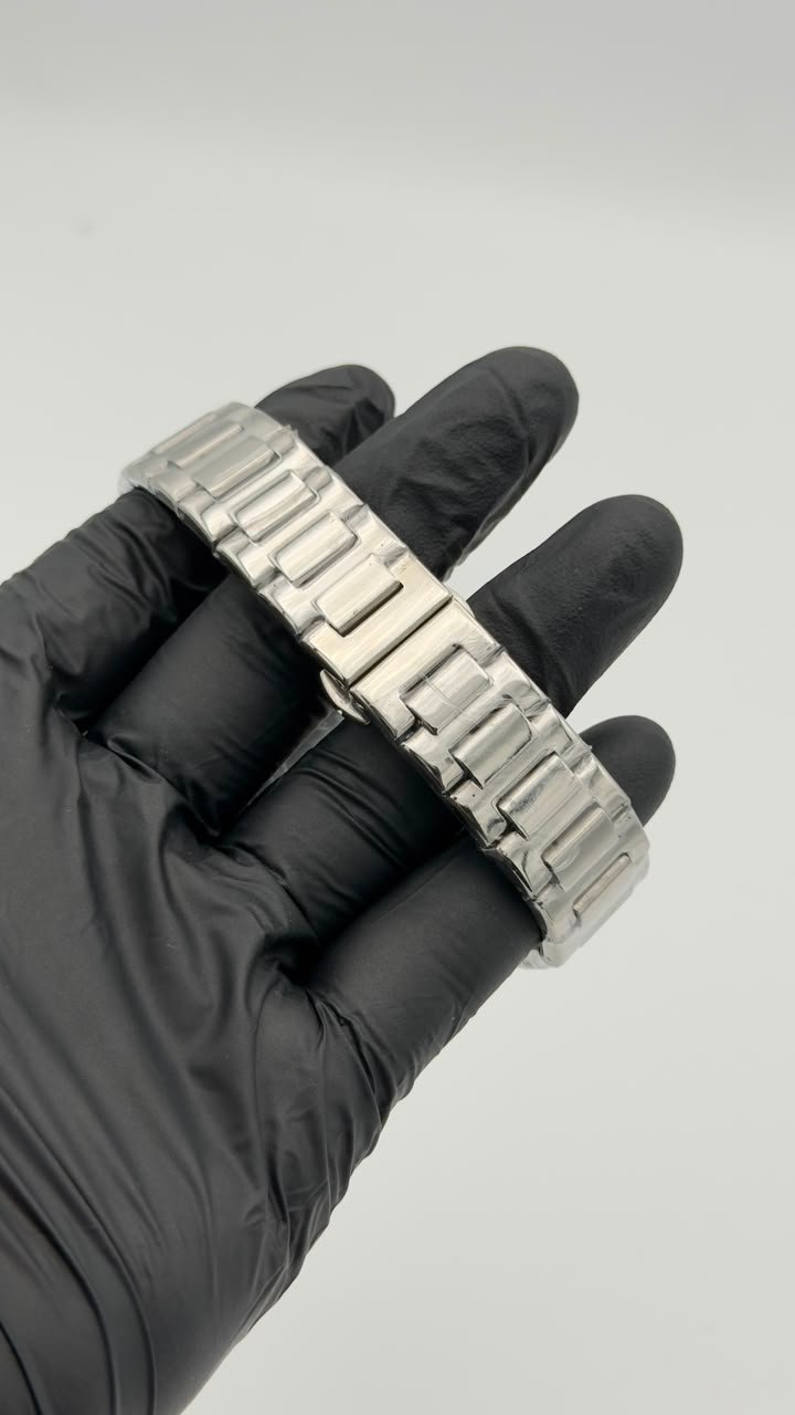 Black Textured Dial Silver-Tone Integrated Quartz Watch - Image 3