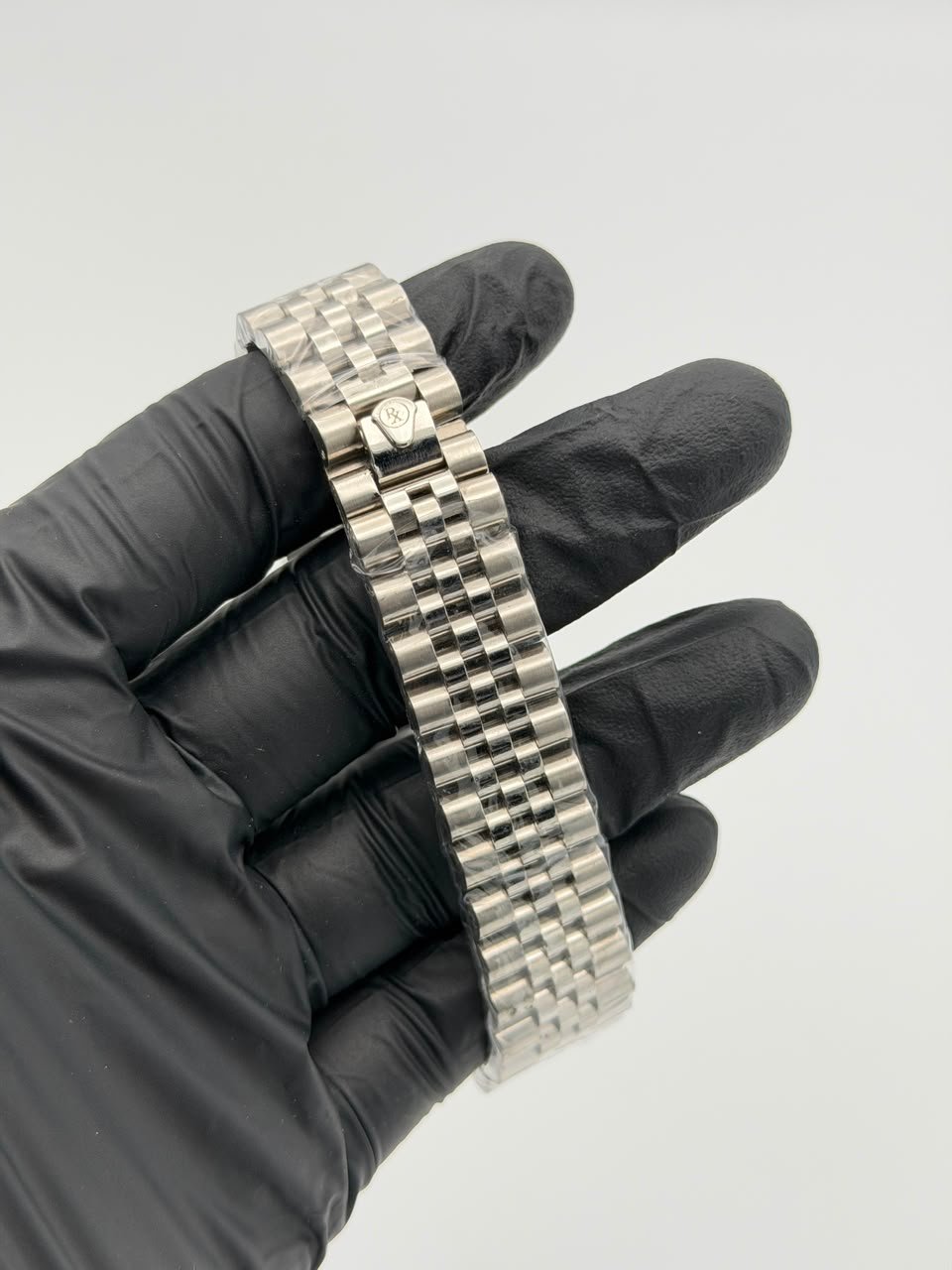 Blue Dial Classic Watch – Jubilee Bracelet - Image 2