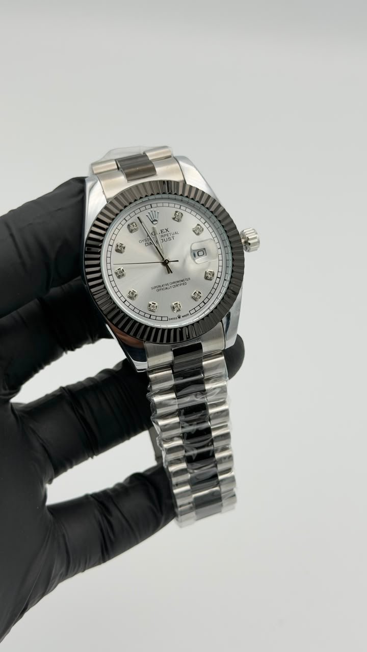 Silver White Dial Fluted Bezel Quartz Watch - Image 2