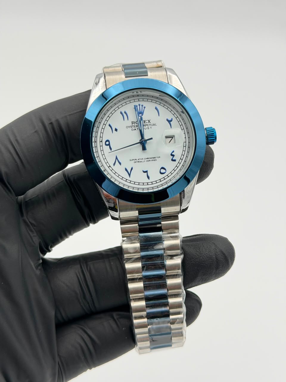 White Dial Blue Accent Watch – Stainless Steel Bracelet