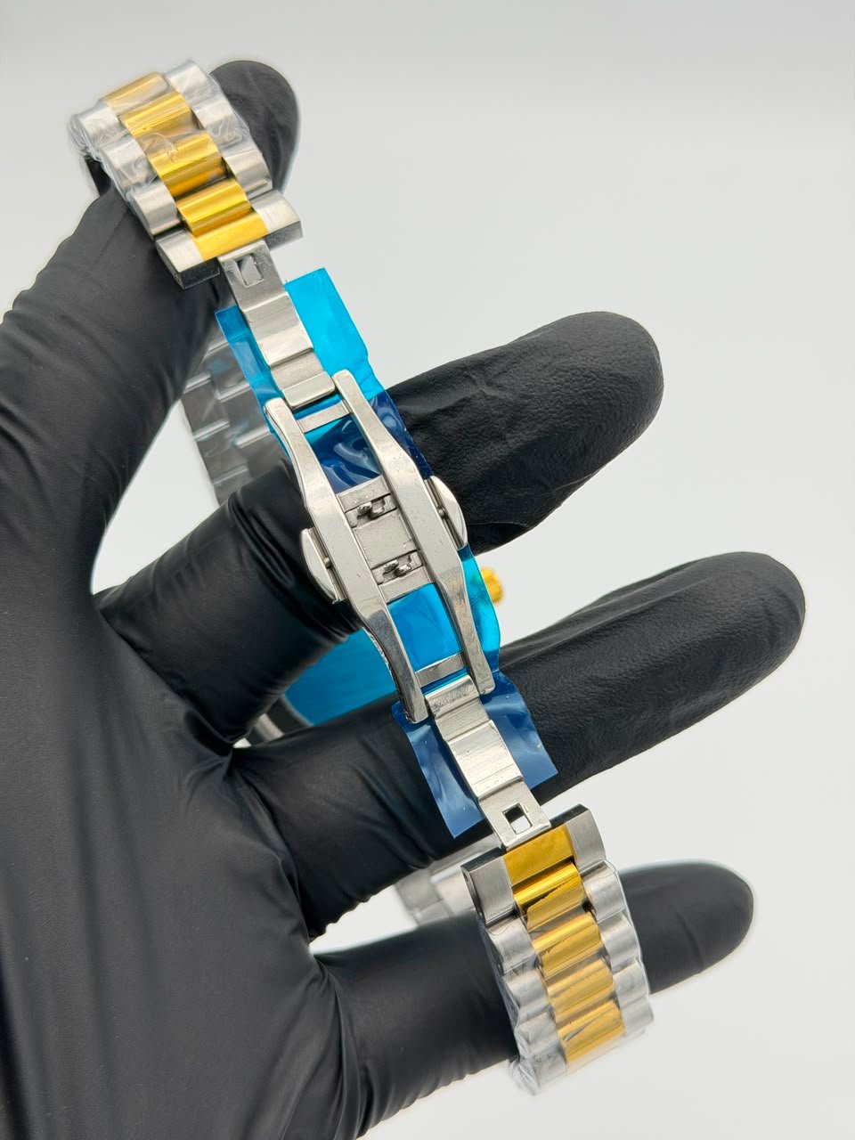 White Dial Two-Tone Watch – Gold & Silver Bracelet - Image 3